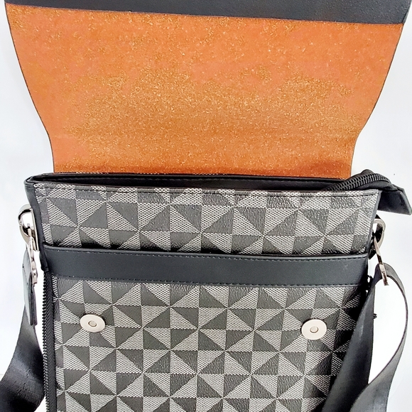 Classic Fashion Men's Black Messenger Expandable Crossbody Shoulder Bag - Picture 3 of 12